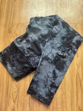 Fleo Black & Gray Marble Tie-Dye Leggings